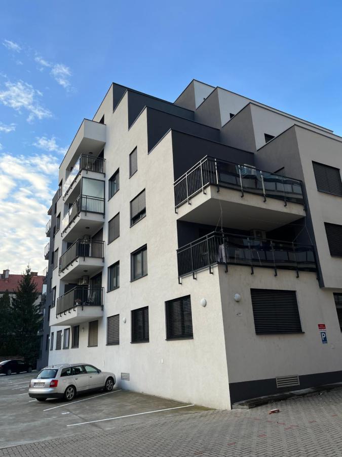 Elegant Escape Apartment II - City Centre Bratislava Exterior foto