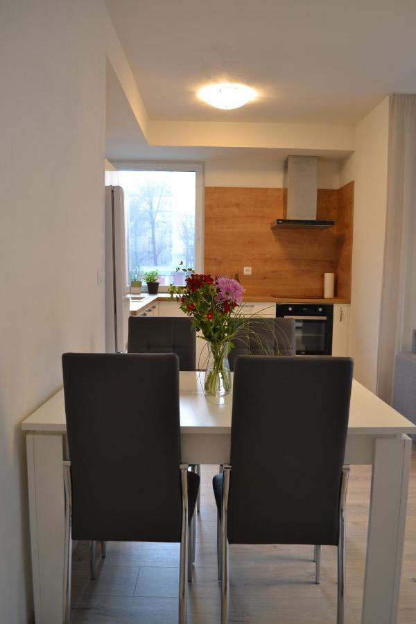 Elegant Escape Apartment II - City Centre Bratislava Exterior foto