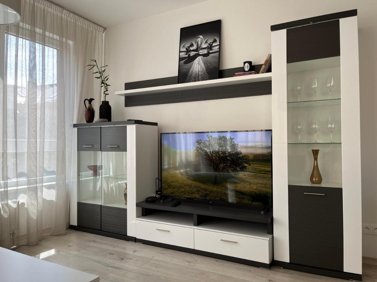 Elegant Escape Apartment II - City Centre Bratislava Exterior foto
