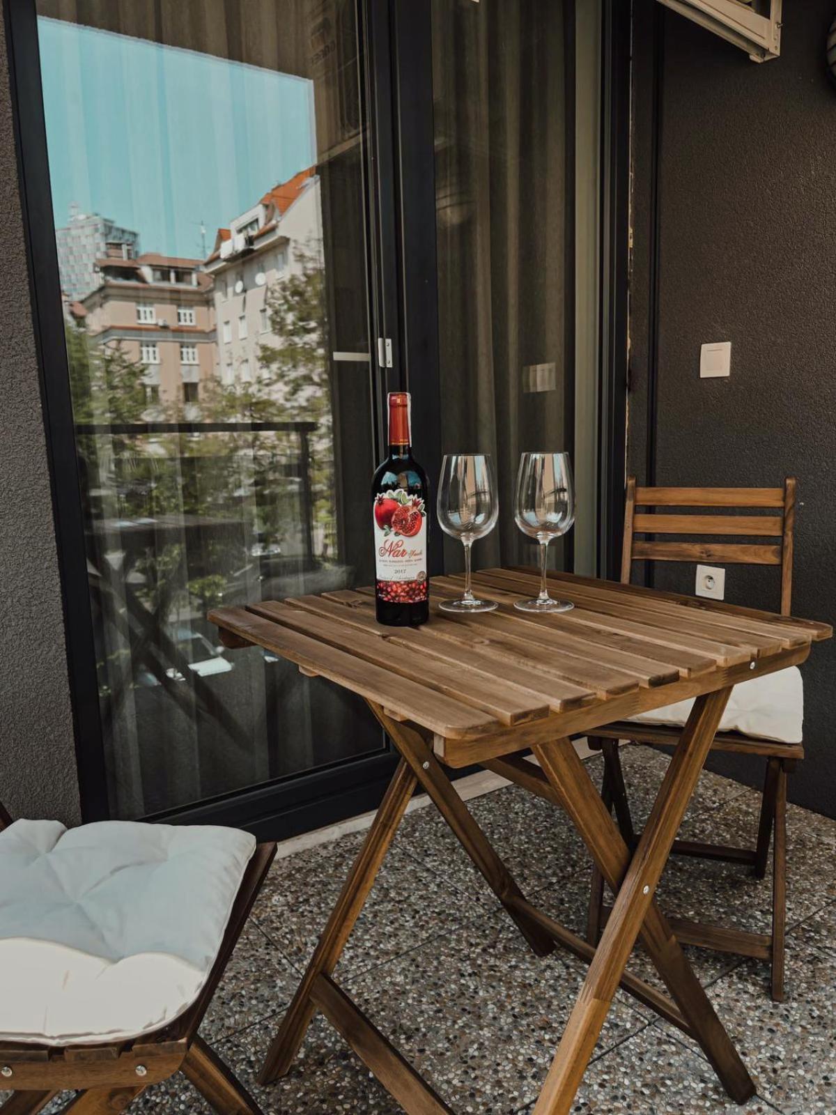 Elegant Escape Apartment II - City Centre Bratislava Exterior foto